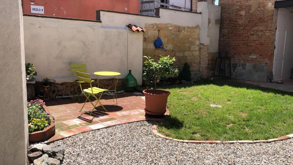 Magalocanda Stanze Sotto Al Castello Montemagno  Esterno foto